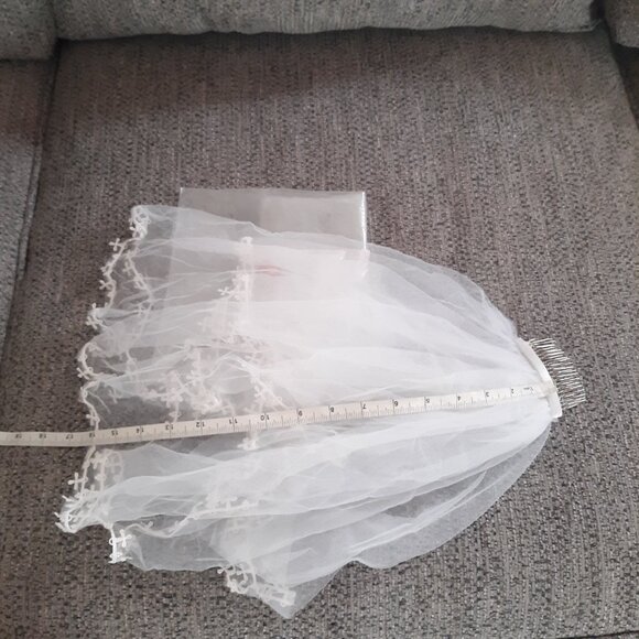 Girls First Communion Veil - White Holy 1st Communion Headpiece - Picture 7 of 15